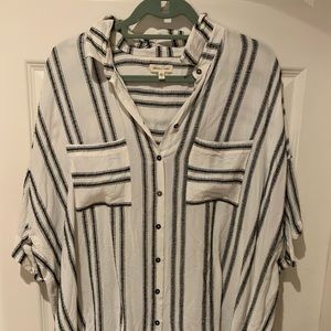 Pocket woven short sleeve